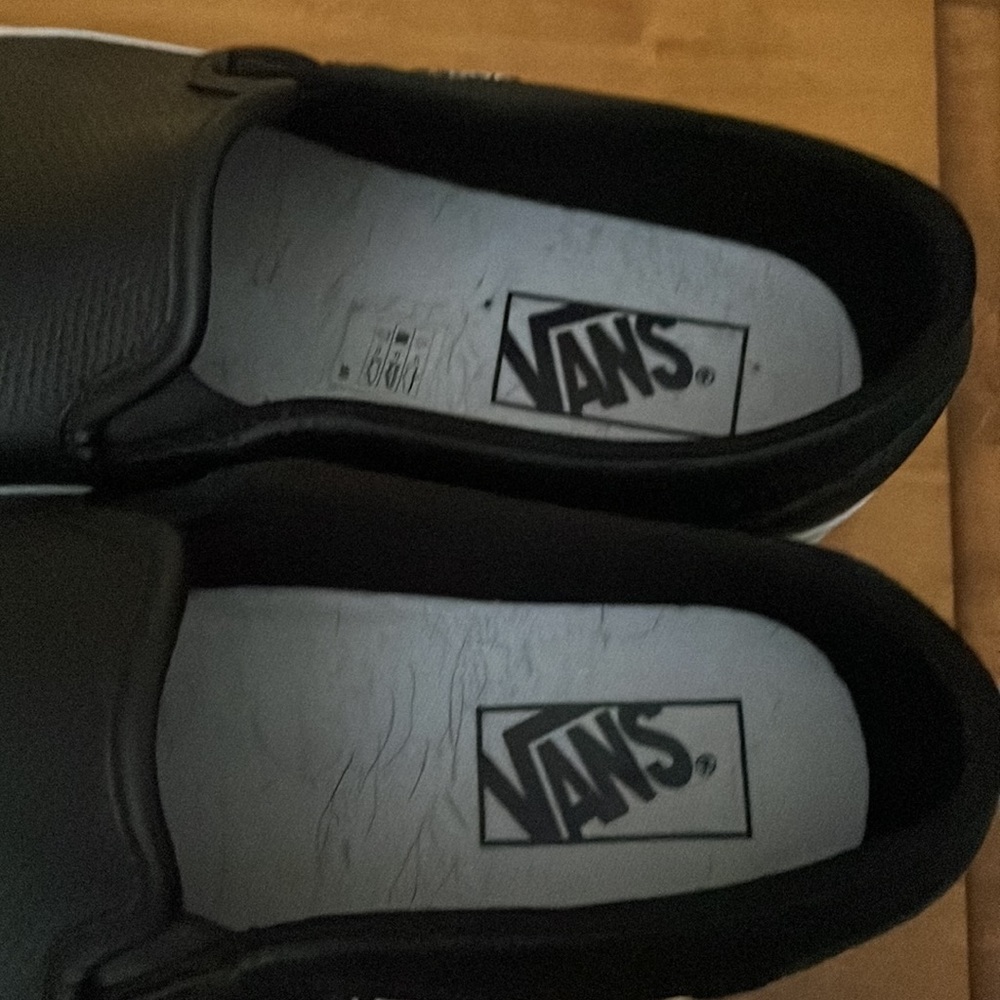 Sneakers - Picture 7 of 7